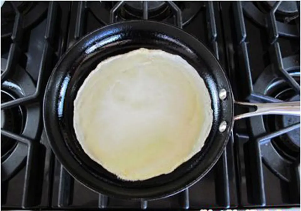 Hướng dẫn làm bánh Crepe phô mai ăn là mê Hướng dẫn làm bánh Crepe phô mai ăn là mê