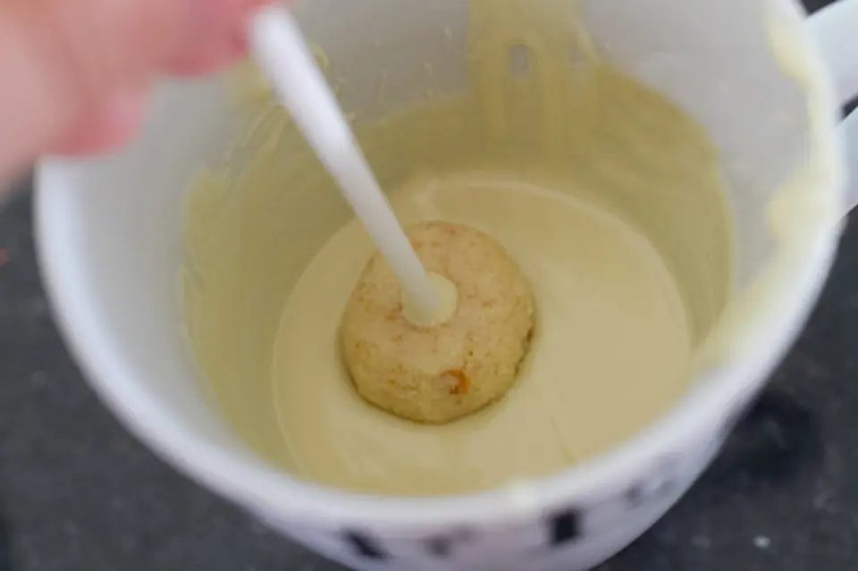 Hướng dẫn làm cake pops cho Valentine