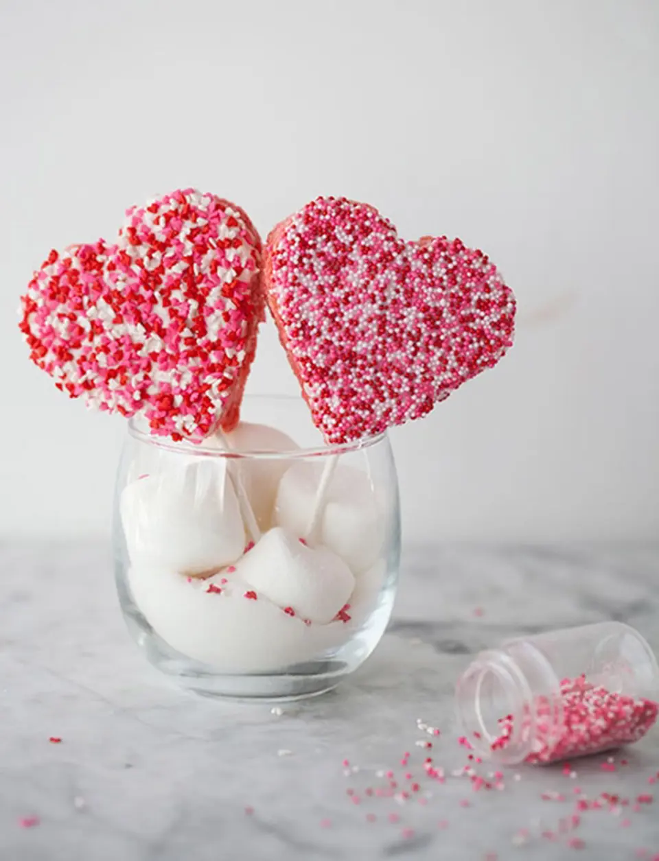 Tạo bánh trái tim từ bỏng gạo ngọt ngào cho ngày Valentine