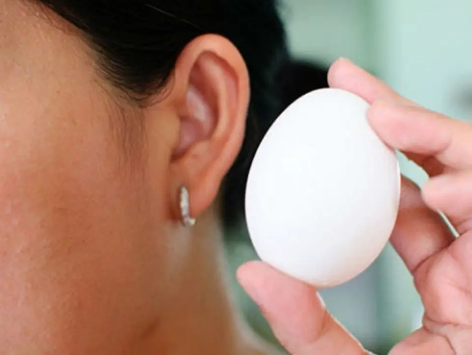 Cách chọn trứng gà làm bánh flan Cách chọn trứng gà làm bánh flan
