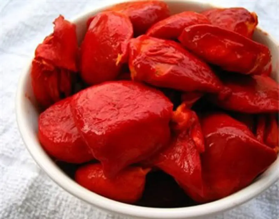 Chăm sóc làn da bằng dầu gấc tự làm