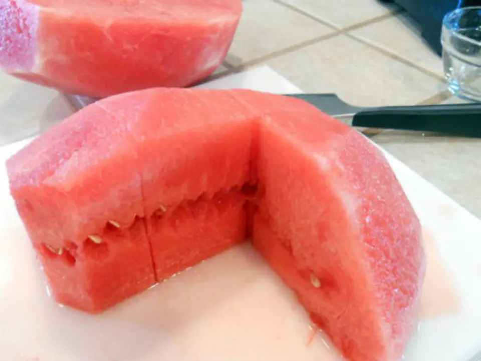 Ngọt mát dưa hấu nhúng socola Ngọt mát dưa hấu nhúng socola
