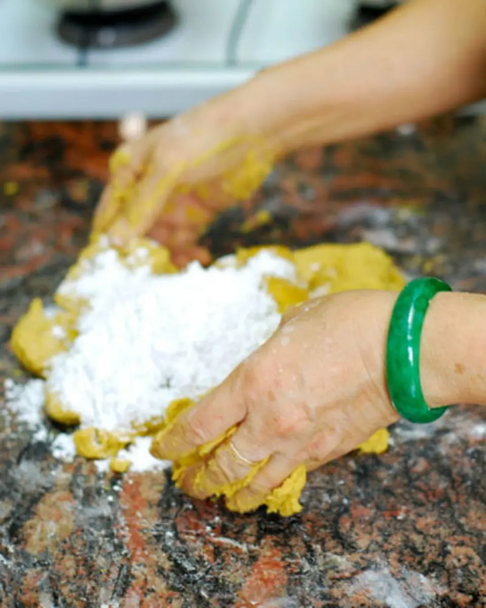 Ngọt thơm bánh gối khoai lang