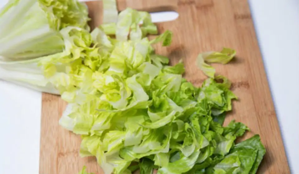 Công thức hướng dẫn làm món salad xà lách sốt đậu
