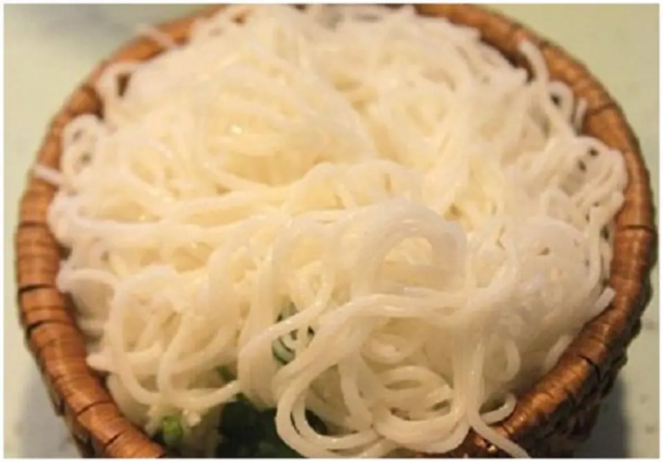 Cách nấu bún bò viên cùng gân bò