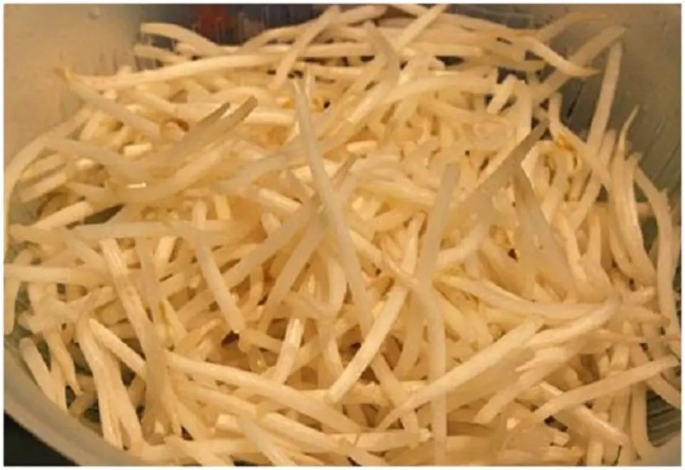 Cách nấu bún bò viên cùng gân bò