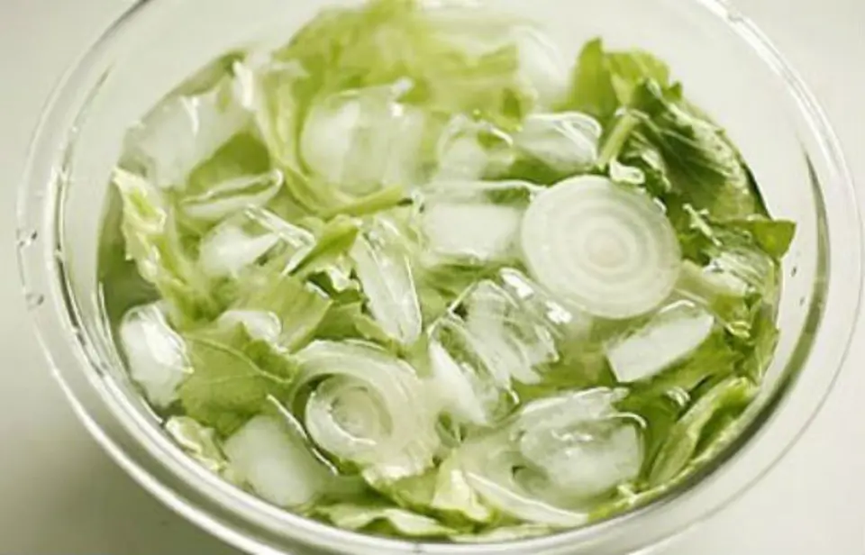 Hướng dẫn làm salad gà chiên mới lạ độc đáo