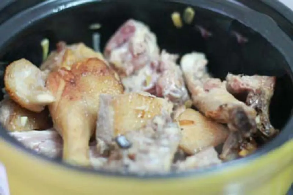 Hướng dẫn làm thịt vịt kho gừng đổi món