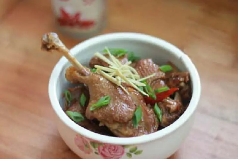 Hướng dẫn làm thịt vịt kho gừng đổi món