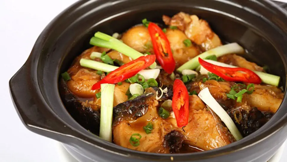 Cách chế biến món cá thu kho nước dừa thơm ngon như nhà hàng Cách chế biến món cá thu kho nước dừa thơm ngon như nhà hàng