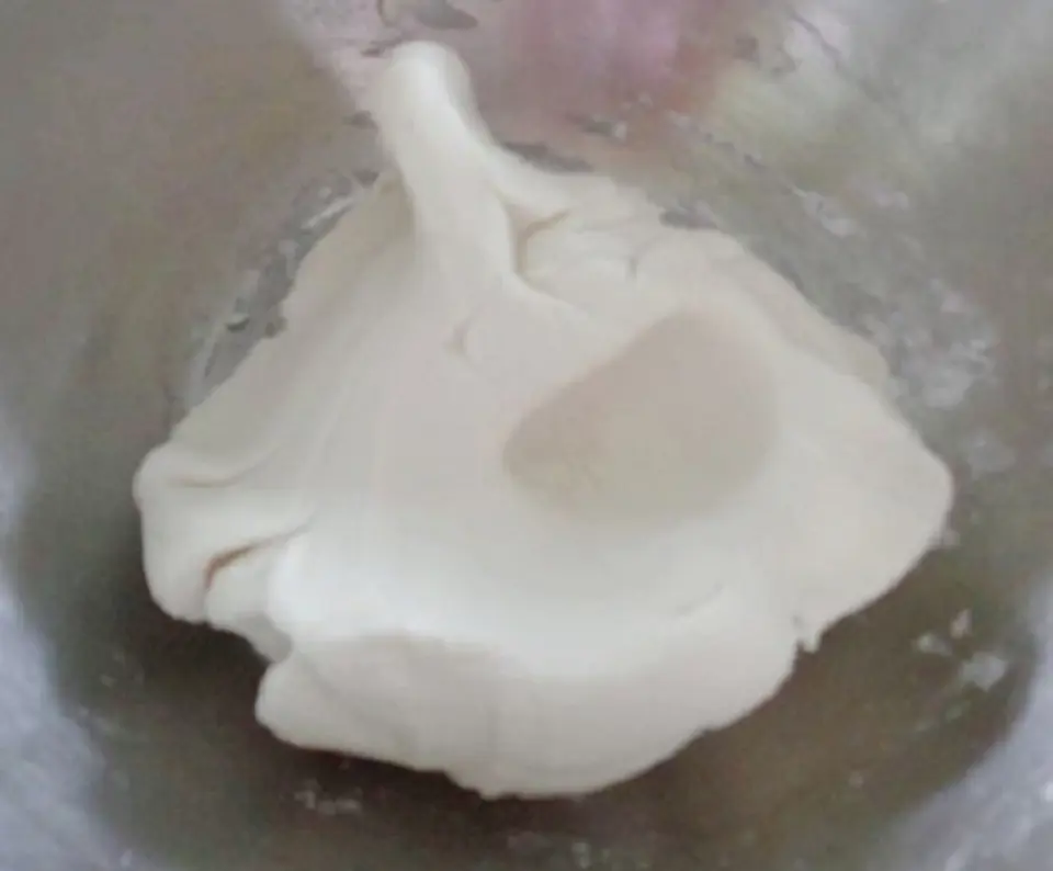 Cách làm chè trôi nước ngũ sắc đơn giản hấp dẫn
