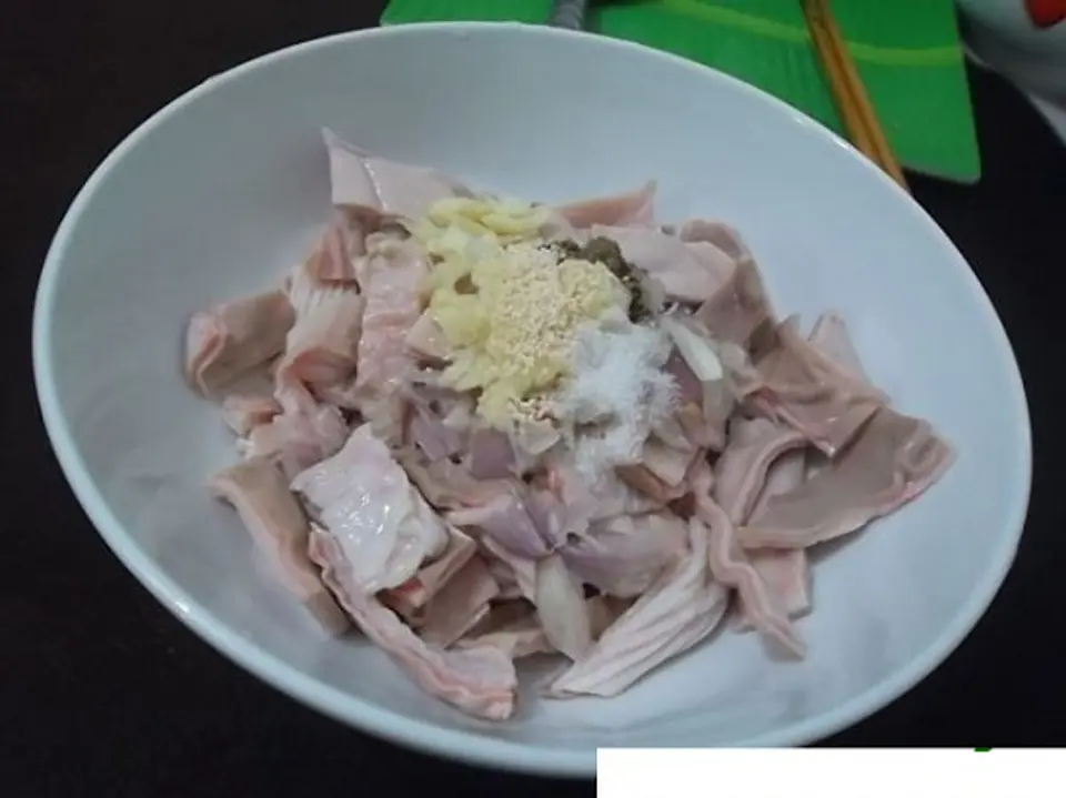 Cách làm món dạ dày kho trứng cút đơn giản ngon miệng Cách làm món dạ dày kho trứng cút đơn giản ngon miệng