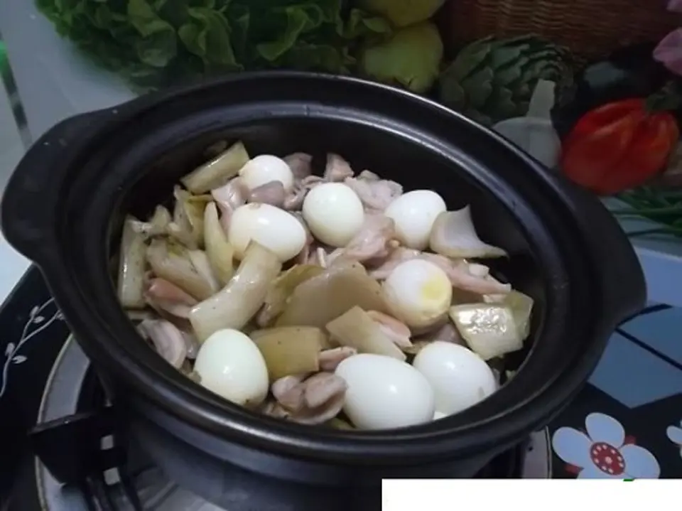 Cách làm món dạ dày kho trứng cút đơn giản ngon miệng Cách làm món dạ dày kho trứng cút đơn giản ngon miệng