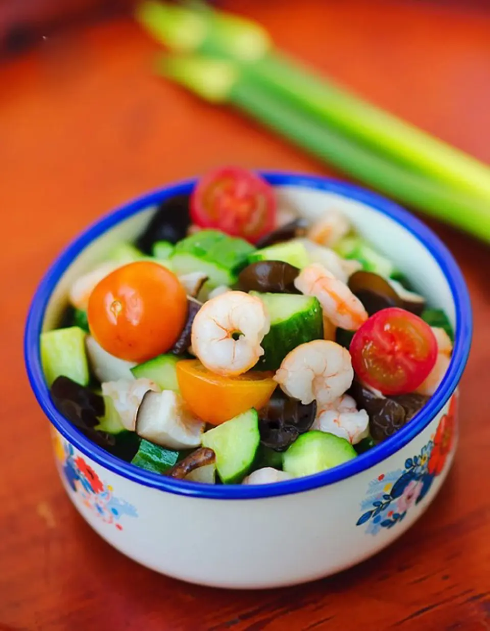 Cách làm món salad tôm sắc màu ngon