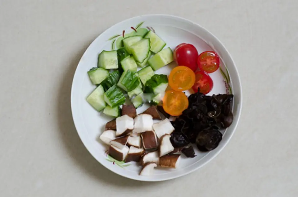 Cách làm món salad tôm sắc màu ngon