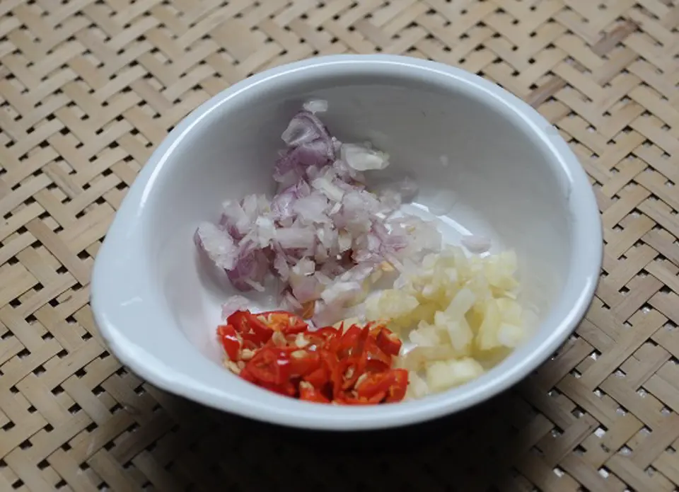 Cách làm món thịt lợn xào xả ớt cực đơn giản