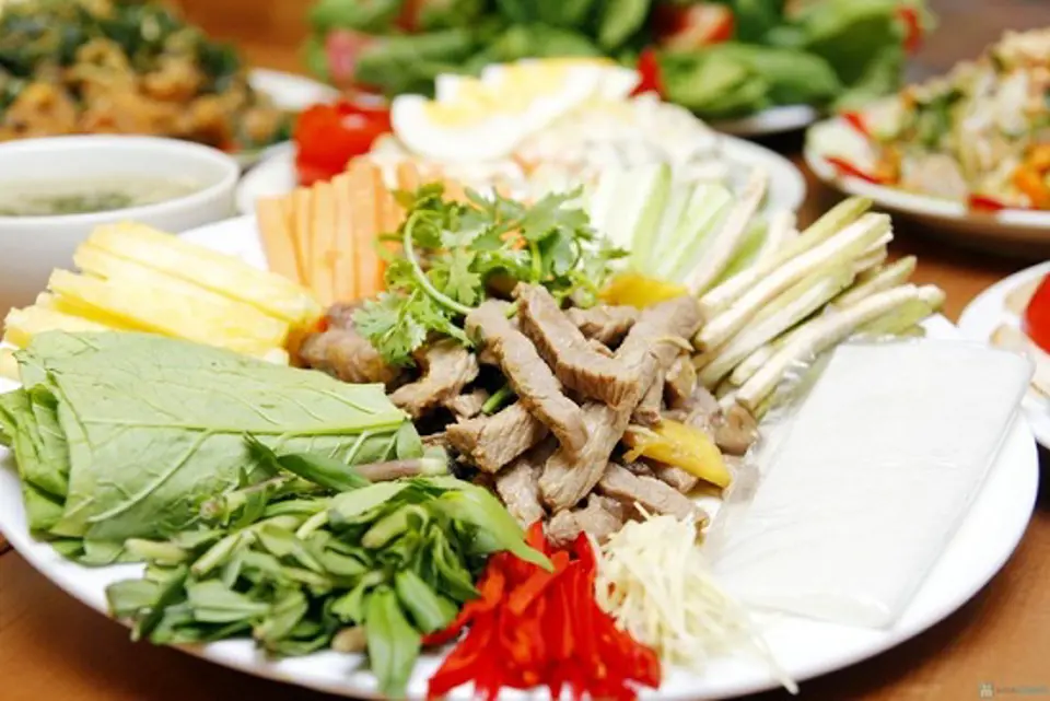 Cách làm thịt bò cuốn lá cải ngon lạ miệng