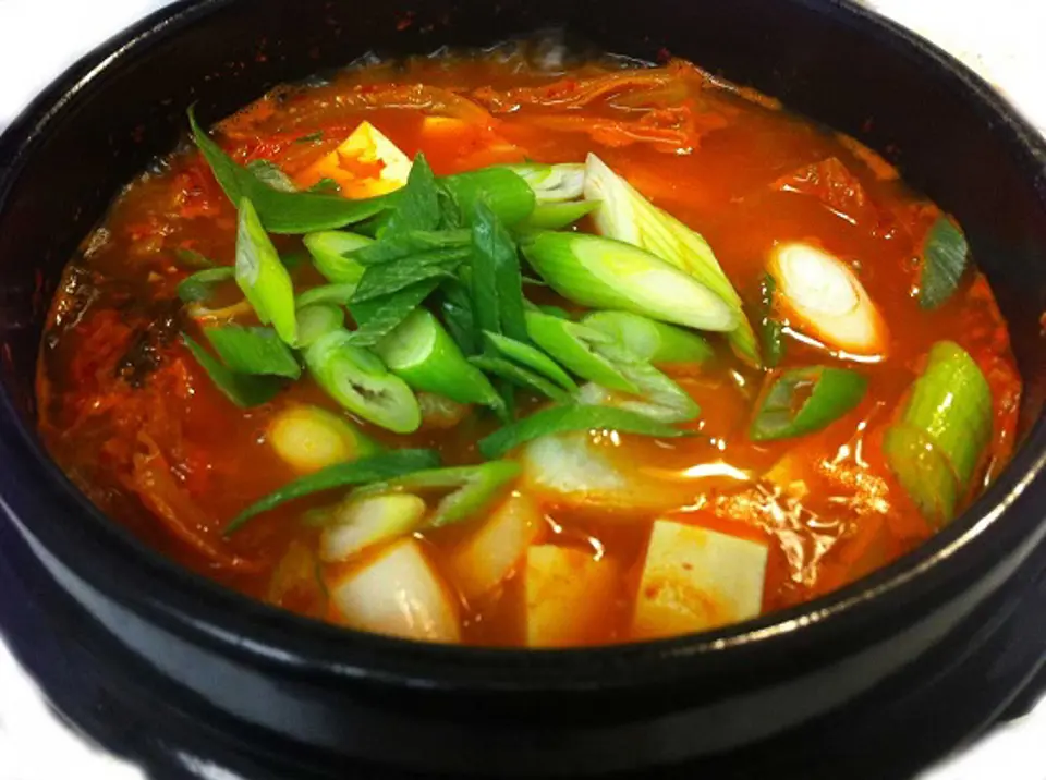 Canh kim chi thịt heo kiểu Hàn vị ngon lạ miệng