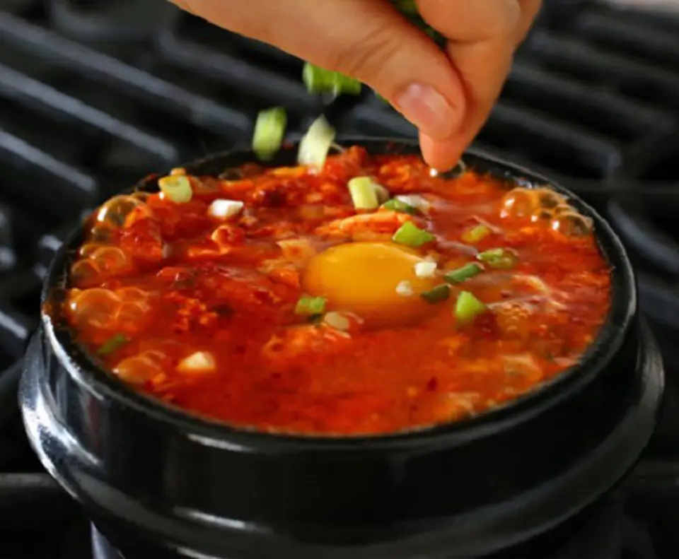 Canh kim chi thịt heo kiểu Hàn vị ngon lạ miệng