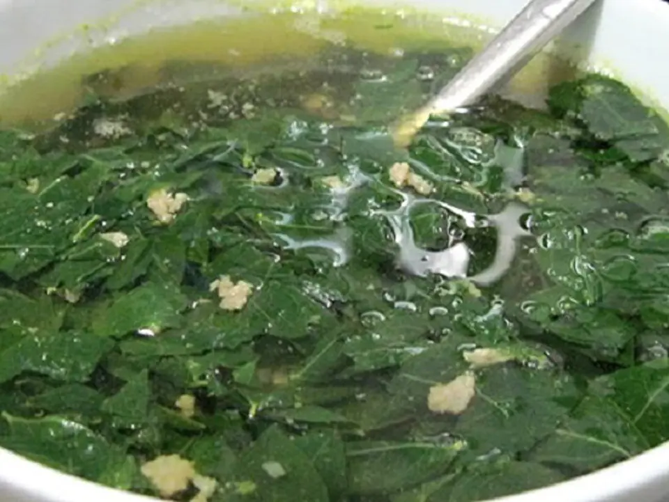 Công thức cho món canh rau ngót nấu tôm thịt đơn giản tại nhà