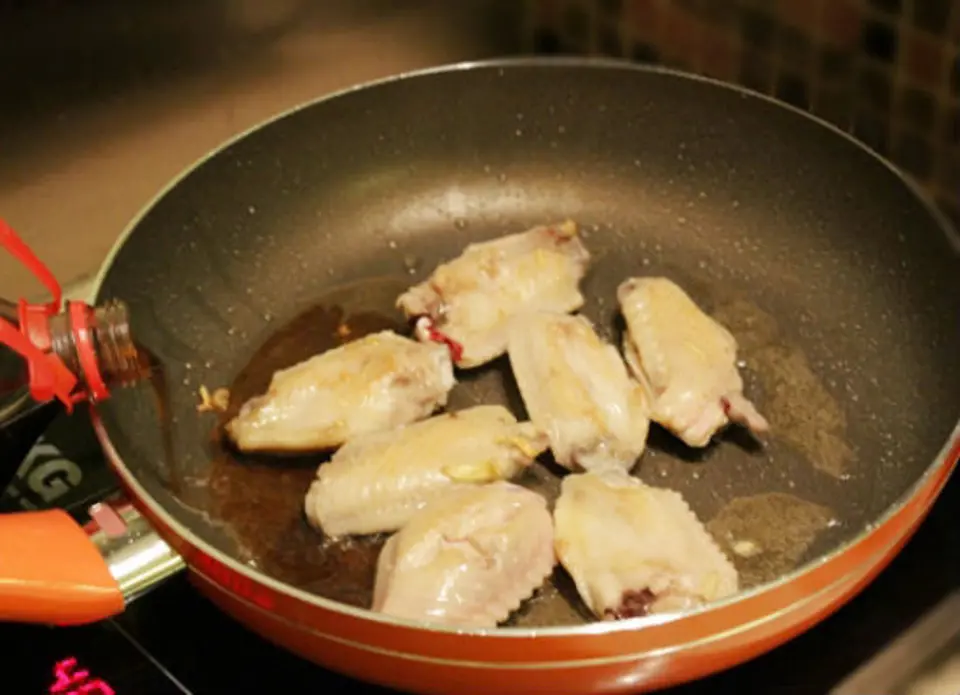 Công thức làm cánh gà om coca ngon độc lạ