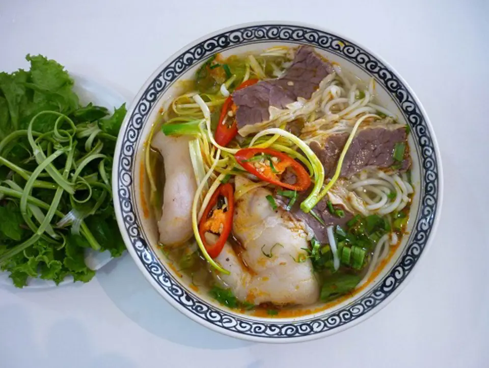 Hướng dẫn cách nấu bún bò Huế ngon đúng cách