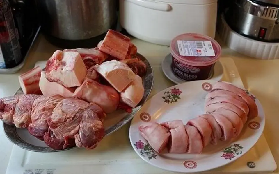 Hướng dẫn cách nấu bún bò Huế ngon đúng cách