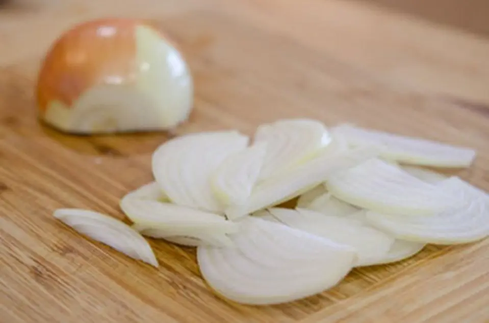 Hướng dẫn làm món thịt bò xào hành tây đơn giản