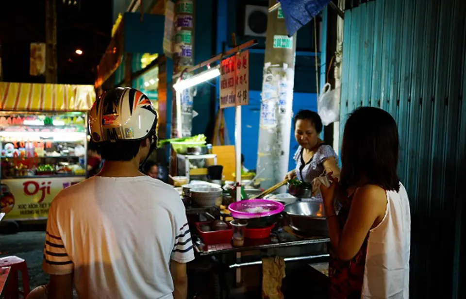 Những loại thực phẩm bà bầu nên tránh khi mang thai
