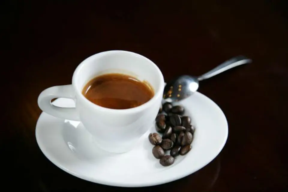 Phân tích lợi ích và tác hại của việc uống cà phê