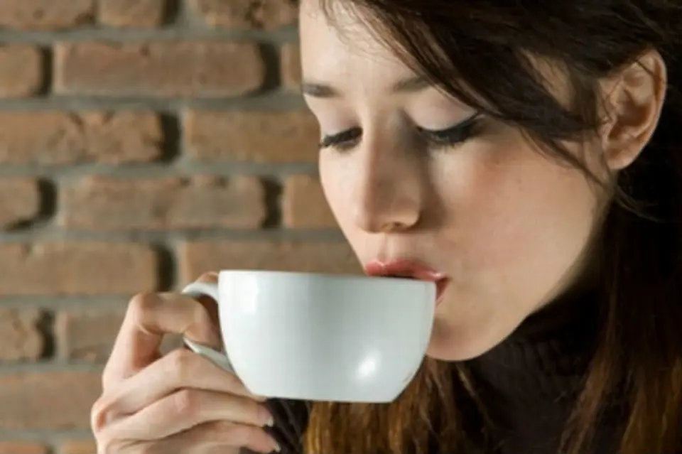 Phân tích lợi ích và tác hại của việc uống cà phê