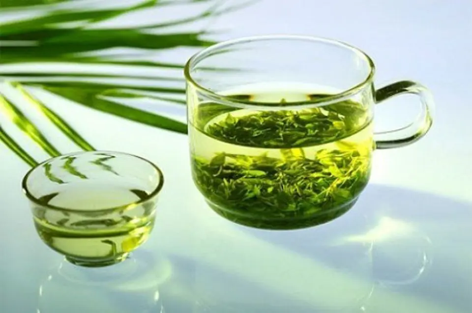 Tác dụng của chè xanh chữa trị một số bệnh thông thường