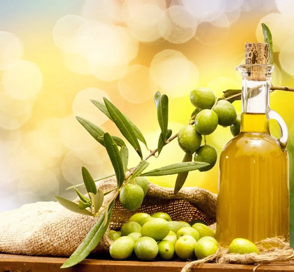 Tìm hiểu tác dụng của dầu oliu với việc làm đẹp da