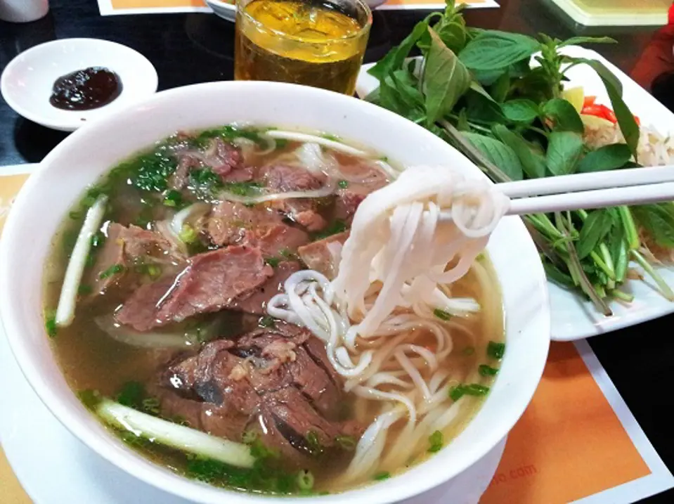 Top 10 món ăn Việt Nam nổi tiếng và hấp dẫn nhất