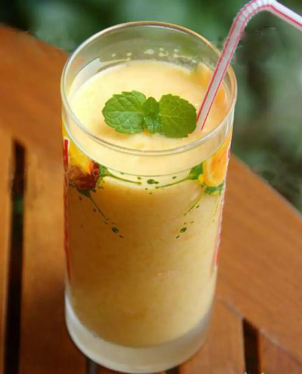 Tự làm sinh tố xoài thập cẩm tại nhà