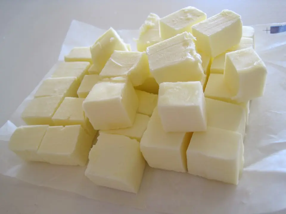 Cách làm bánh nướng dâu tây cho bữa sáng thêm dinh dưỡng
