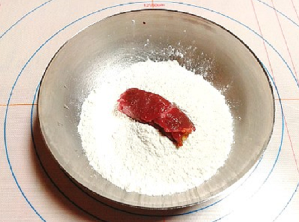Cách làm bò cuộn phô mai chiên xù thơm lừng Cách làm bò cuộn phô mai chiên xù thơm lừng