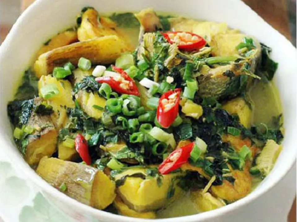 Cách làm canh cá nấu mẻ với chuối xanh