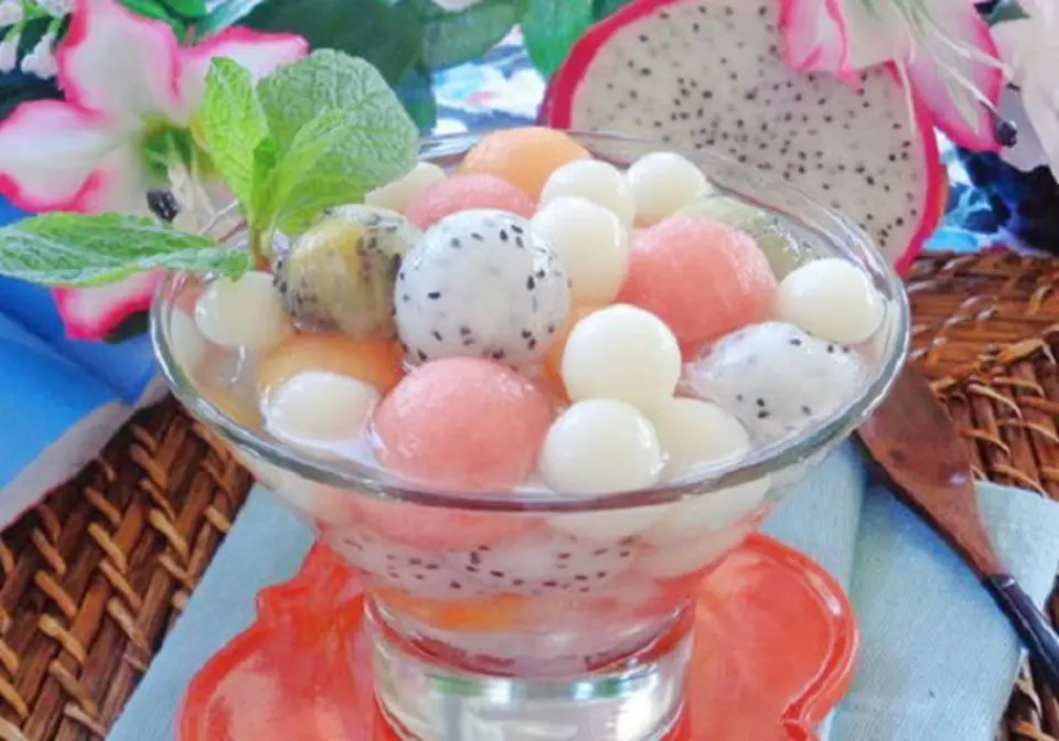 Cách làm chè hoa quả viên bi độc đáo