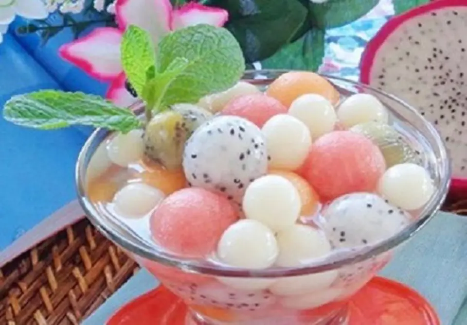 Cách làm chè hoa quả viên bi độc đáo