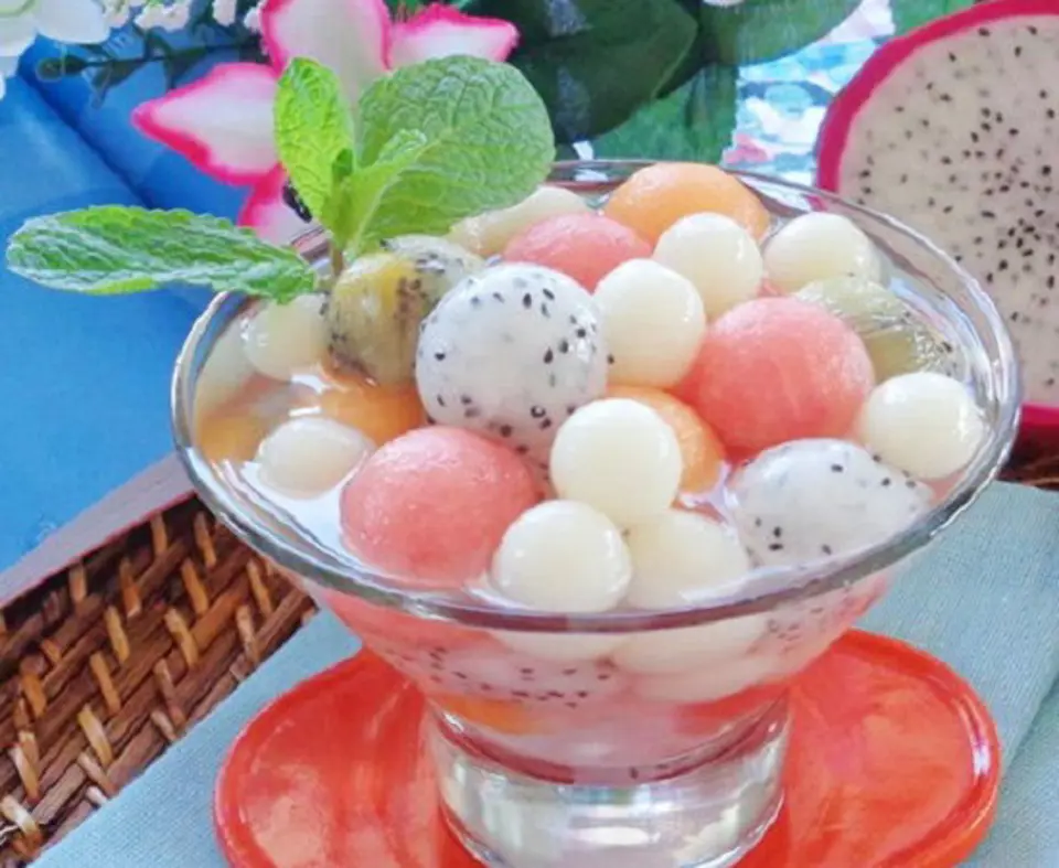 Cách làm chè hoa quả viên bi độc đáo