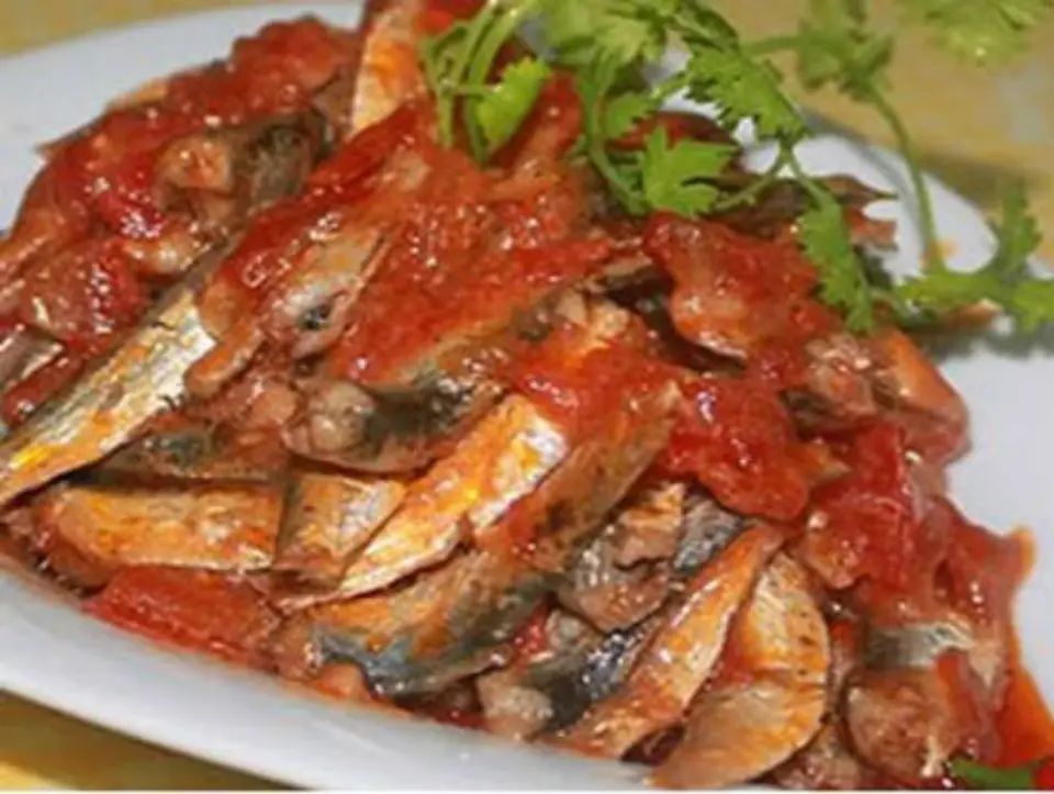 Cách làm đơn giản cho món cá trích sốt cà chua tuyệt ngon