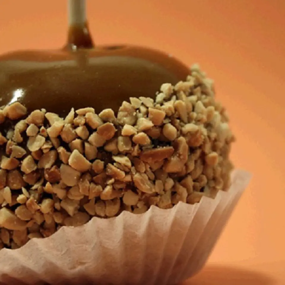 Cách làm kẹo “ Táo độc” caramel cho ngày Halloween