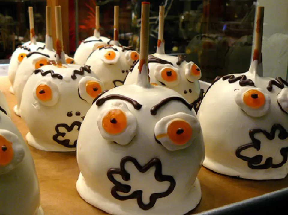 Cách làm kẹo “ Táo độc” caramel cho ngày Halloween
