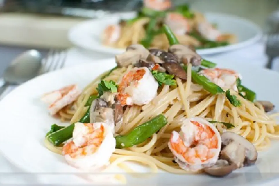 Cách làm món mỳ spaghetti xào nấm đơn giản thơm ngon Cách làm món mỳ spaghetti xào nấm đơn giản thơm ngon