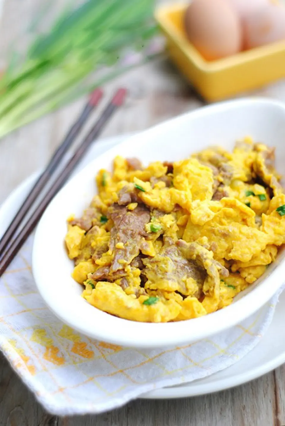 Cách làm món thịt bò xào trứng cho bữa tối thơm ngon Cách làm món thịt bò xào trứng cho bữa tối thơm ngon
