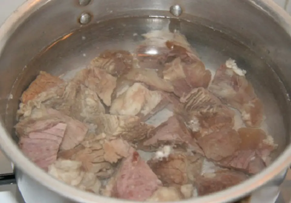Cách làm soup bắp bò hầm rau củ đơn giản Cách làm soup bắp bò hầm rau củ đơn giản