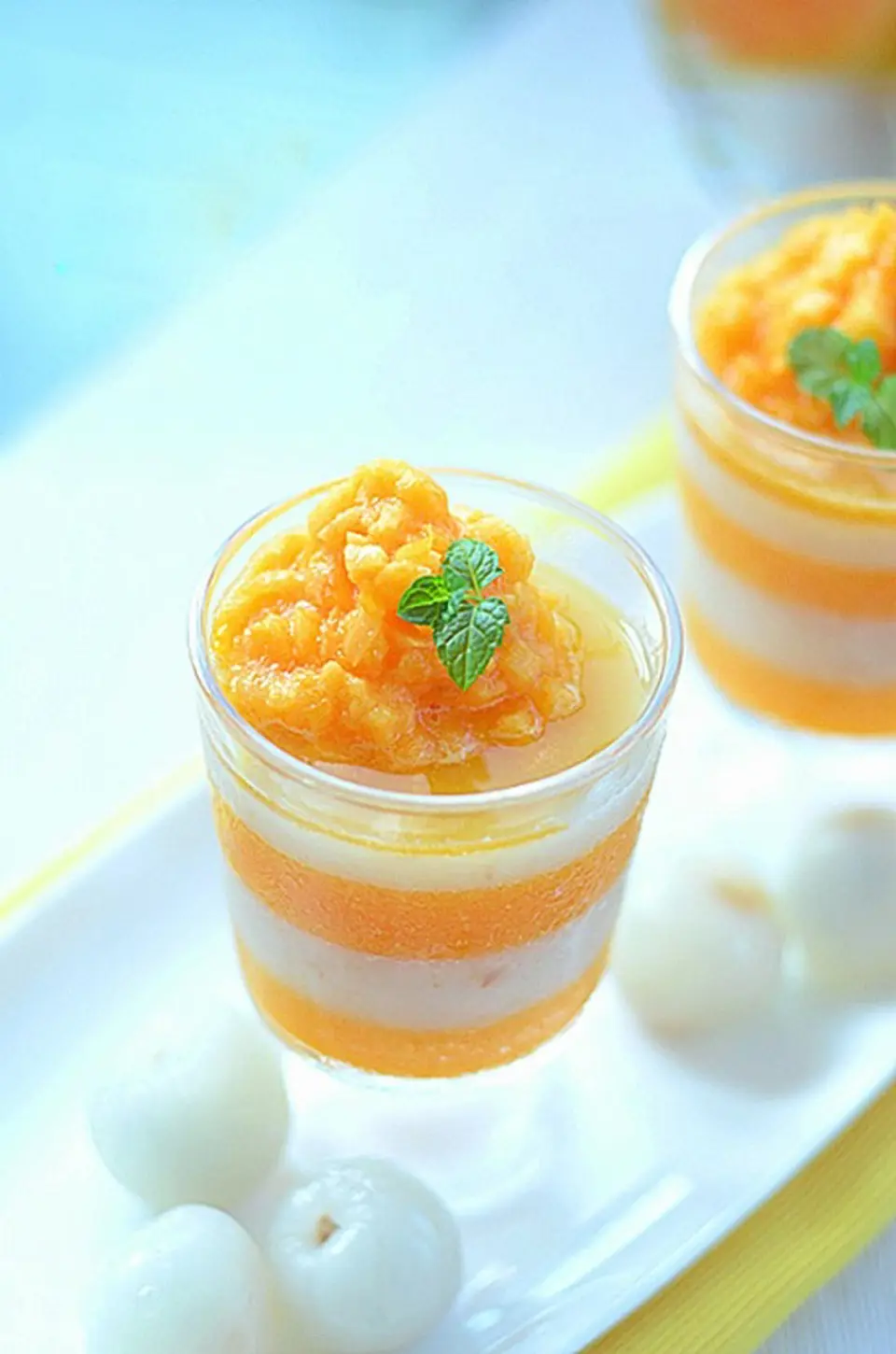 Cách làm thạch hoa quả 3 tầng rực rỡ sắc màu Cách làm thạch hoa quả 3 tầng rực rỡ sắc màu