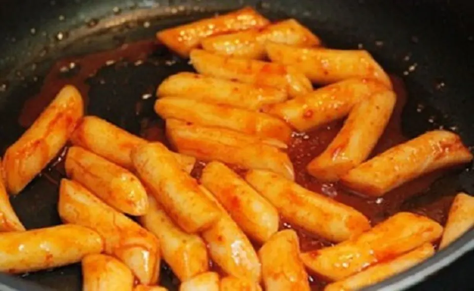Cách làm Tokbokki Hàn Quốc vị ngon đặc biệt
