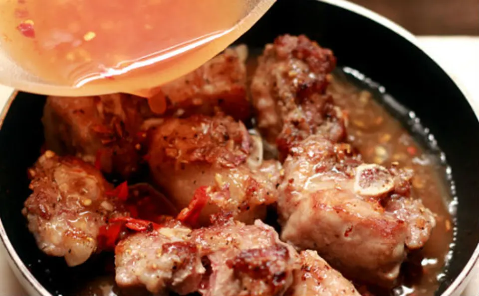 Cách nấu sườn xào chua ngọt đơn giản nhất